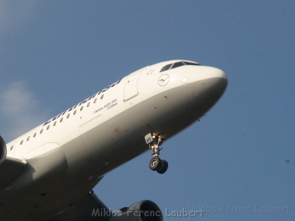 Warten auf den Airbus 380 Koeln Bonn P243.JPG